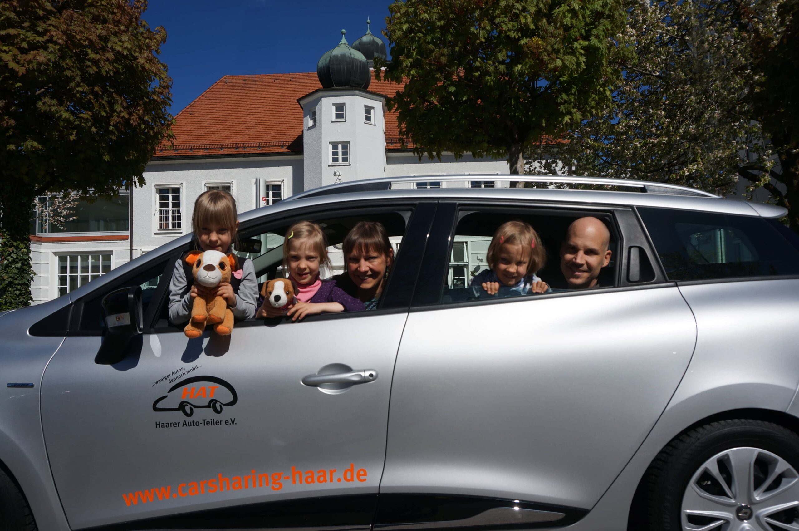 Familie im Auto